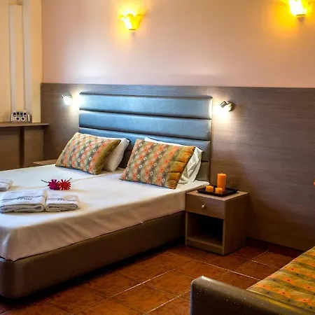 Dias Hotel 3*