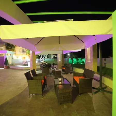 Hotel Dias 3*