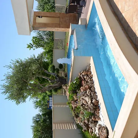Dias Hotel